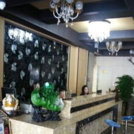 Xinhang Hotel Urumqi Buitenkant foto